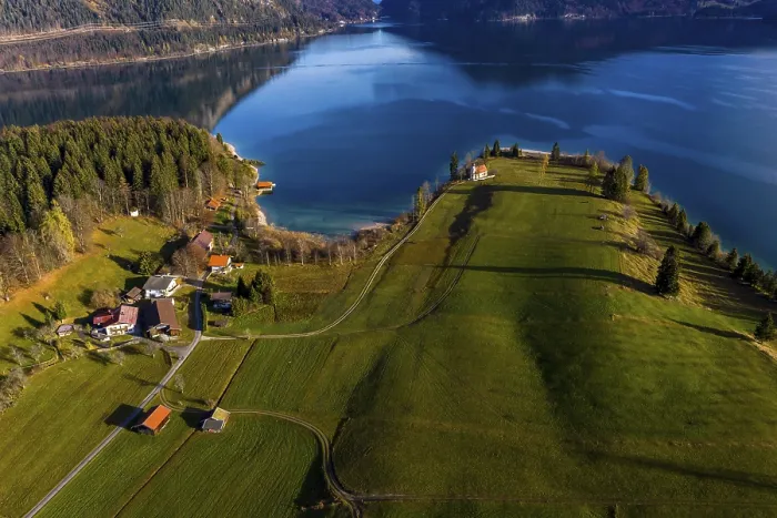 Gerahmter Druck : Drohnen-Schuss, Walchensee, Oberbayern. Gerahmter Druck : Drohnen-Schuss, Walchensee, Oberbayern.