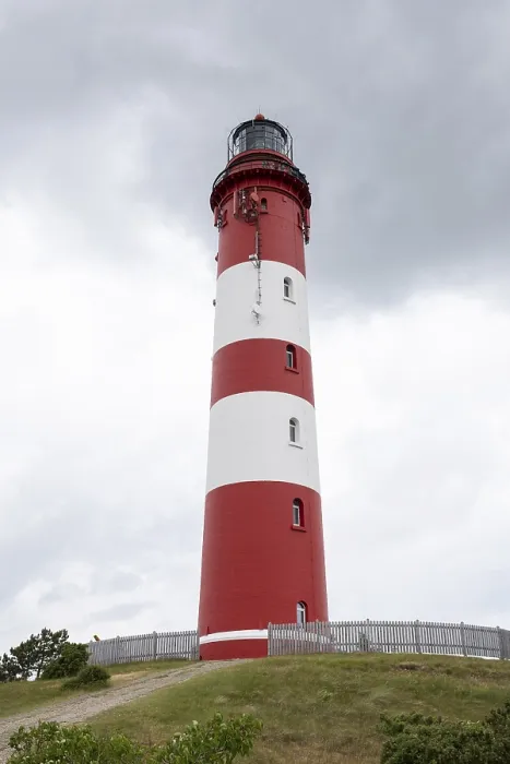 Gerahmter Druck : Dünenlandschaft mit Leuchtturm. Gerahmter Druck : Dünenlandschaft mit Leuchtturm.