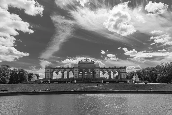 Gerahmter Druck : Frühhistoristische Kolonnade Gloriette Gerahmter Druck : Frühhistoristische Kolonnade Gloriette