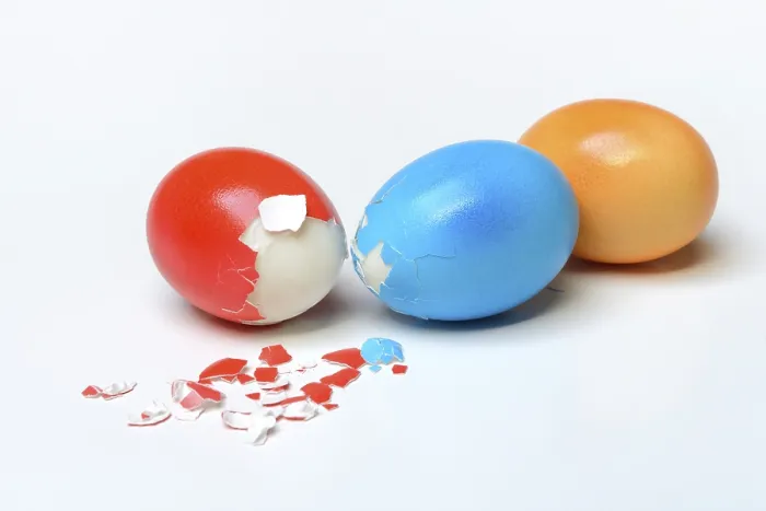 Gerahmter Druck : Oster-Eier, Eier picken, Osterbräuche Gerahmter Druck : Oster-Eier, Eier picken, Osterbräuche