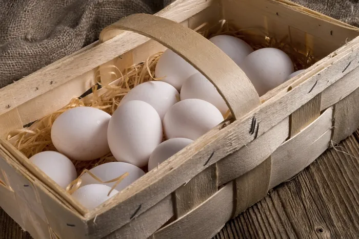 Gerahmter Druck : Eier in der Korb. Gerahmter Druck : Eier in der Korb.