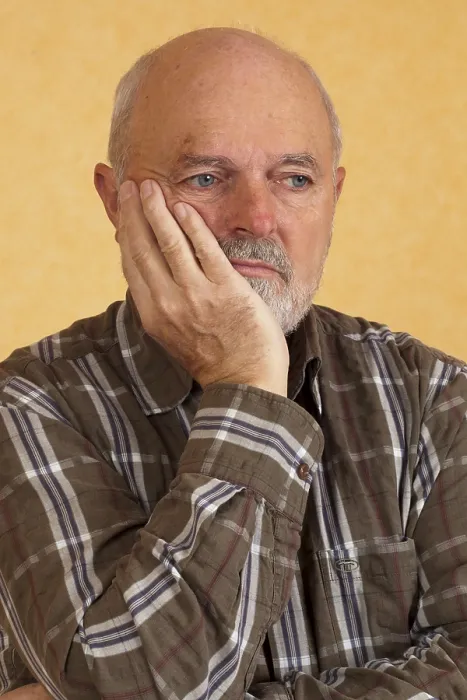 Gerahmter Druck : Alter Mann, 59, trauriges Gesicht. Gerahmter Druck : Alter Mann, 59, trauriges Gesicht.
