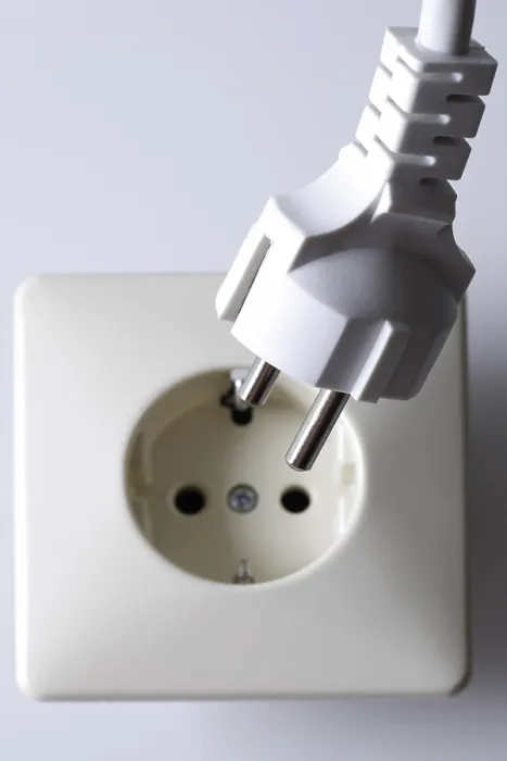 Gerahmter Druck : Elektrischer Stecker und -Steckdose (Sockel) Gerahmter Druck : Elektrischer Stecker und -Steckdose (Sockel)