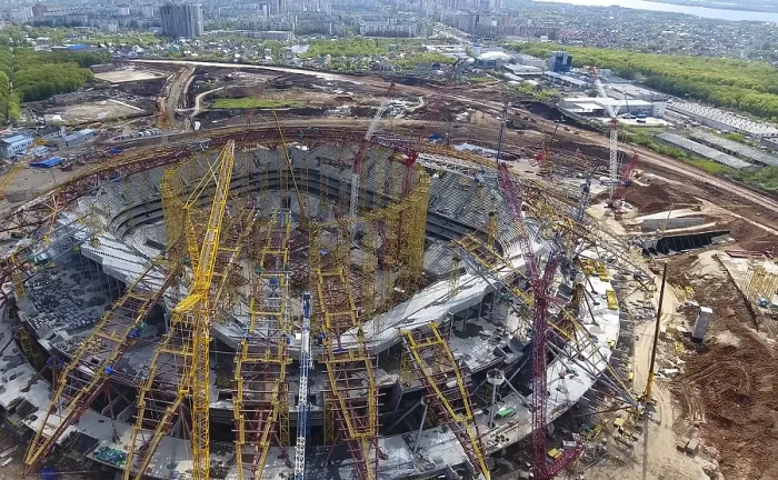 Gerahmter Druck : Ausrüstung für den Bau des Stadions. Gerahmter Druck : Ausrüstung für den Bau des Stadions.