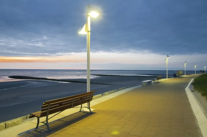 Gerahmter Druck : Esplanade, Meer, Laterne, Bank Gerahmter Druck : Esplanade, Meer, Laterne, Bank