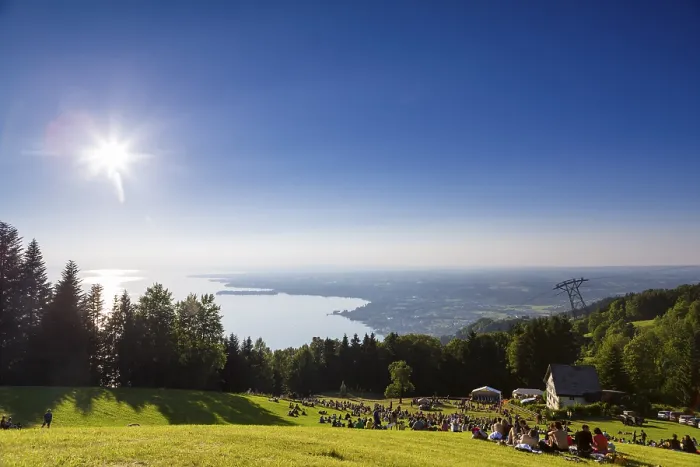 Gerahmter Druck : Abendatmosphäre auf dem Pfänder mit Blick auf den Bodensee, Bregenz, Vorarlberg, Österreich Gerahmter Druck : Abendatmosphäre auf dem Pfänder mit Blick auf den Bodensee, Bregenz, Vorarlberg, Österreich