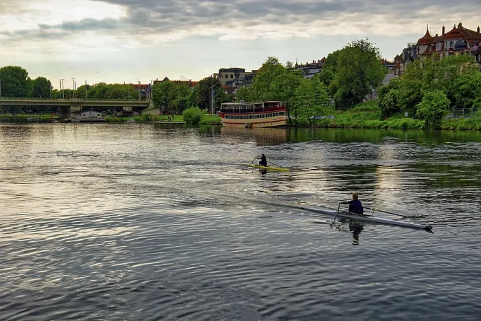 Gerahmter Druck : Abendatmosphäre am Neckar. Gerahmter Druck : Abendatmosphäre am Neckar.