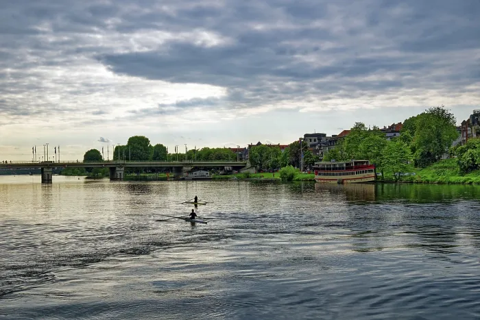 Gerahmter Druck : Abendatmosphäre am Neckar. Gerahmter Druck : Abendatmosphäre am Neckar.