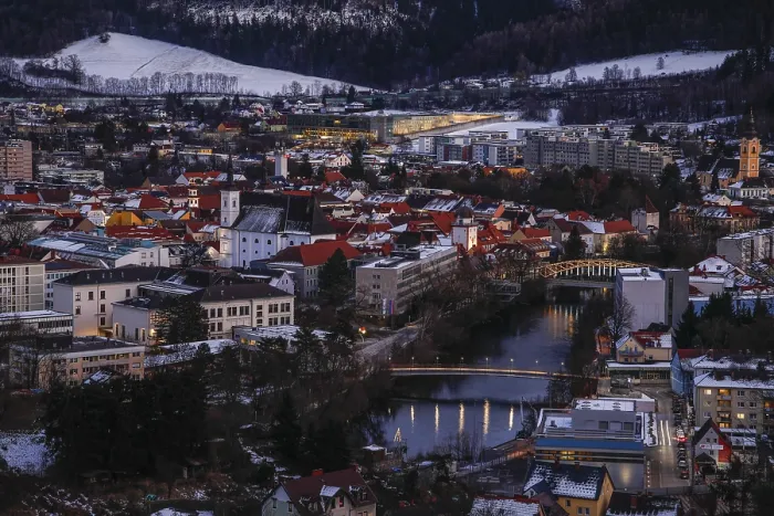 Gerahmter Druck : Abendatmosphäre, Stadtansicht. Gerahmter Druck : Abendatmosphäre, Stadtansicht.