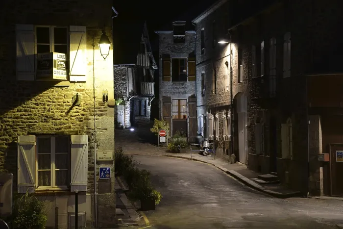 Gerahmter Druck : Abend in Dinan, Bretagne. Gerahmter Druck : Abend in Dinan, Bretagne.