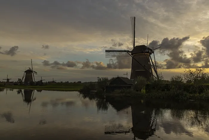 Gerahmter Druck : Abend bei Kinderdijk, Niederlande. Gerahmter Druck : Abend bei Kinderdijk, Niederlande.