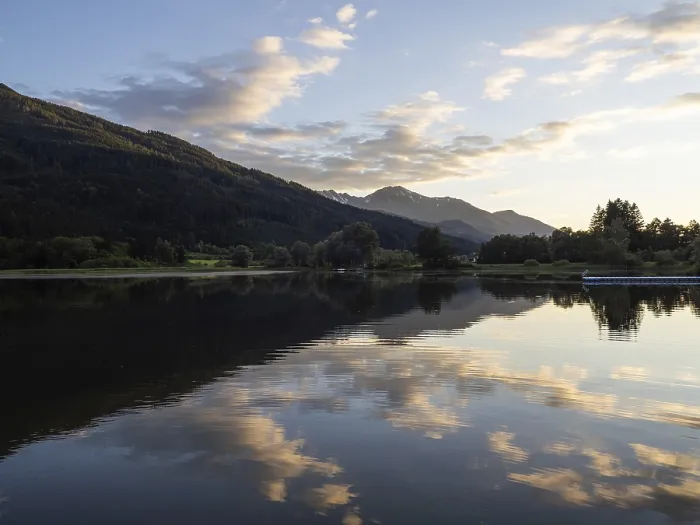 Gerahmter Druck : Abendstimmung, abendliche Wolken im See gespiegelt. Gerahmter Druck : Abendstimmung, abendliche Wolken im See gespiegelt.