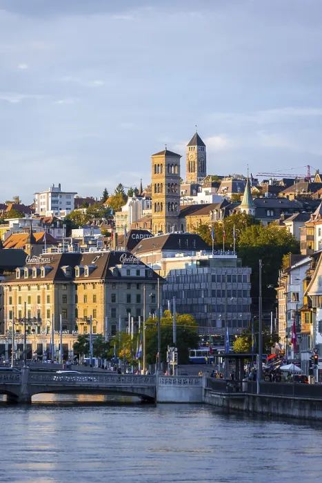 Gerahmter Druck : Abendstimmung, Reflexion am Limmat. Gerahmter Druck : Abendstimmung, Reflexion am Limmat.