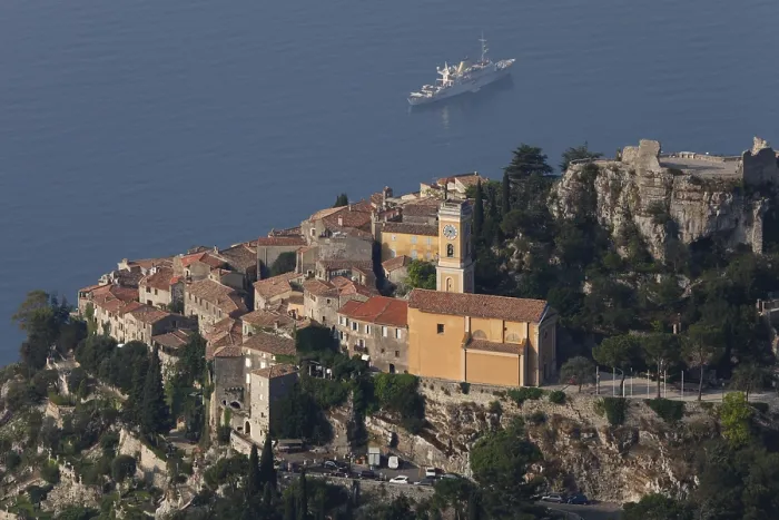 Gerahmter Druck : Blick auf das Mittelmeer in Eze, Cote d'Azur, Provence, Frankreich Gerahmter Druck : Blick auf das Mittelmeer in Eze, Cote d'Azur, Provence, Frankreich