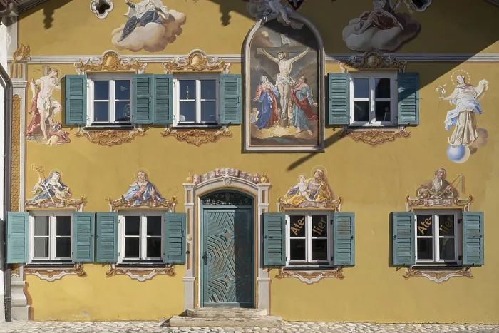 Gerahmter Druck : Fassade mit Luftmalerei Gerahmter Druck : Fassade mit Luftmalerei