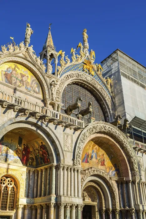 Gerahmter Druck : Fassade der Basilika San Marco in Venedig Gerahmter Druck : Fassade der Basilika San Marco in Venedig