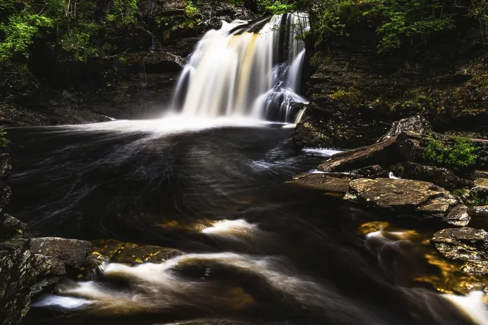 Gerahmter Druck : Fälle von Falloch, Wasserfall auf Fluss Falloch Gerahmter Druck : Fälle von Falloch, Wasserfall auf Fluss Falloch
