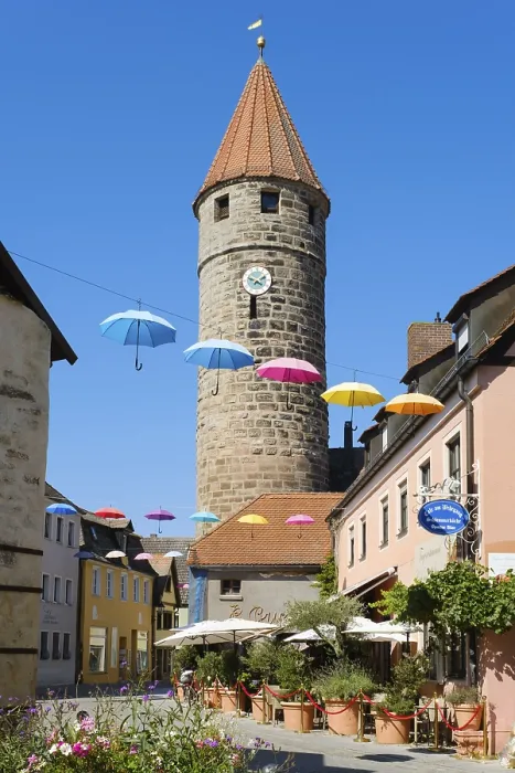 Gerahmter Druck : Farberturm auch bekannt als Pulverturm Gerahmter Druck : Farberturm auch bekannt als Pulverturm