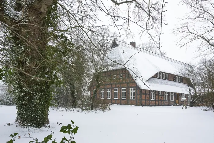 Gerahmter Druck : Bauernhof in Dotingen im Winter Gerahmter Druck : Bauernhof in Dotingen im Winter