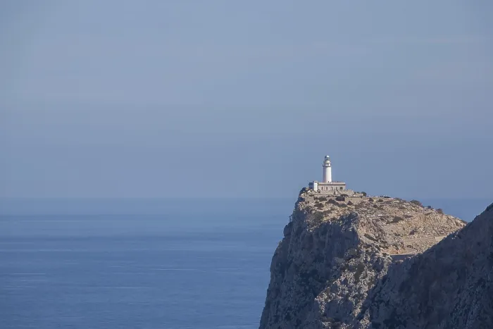 Gerahmter Druck : Faro, Leuchtturm bei Kap Formentor. Gerahmter Druck : Faro, Leuchtturm bei Kap Formentor.
