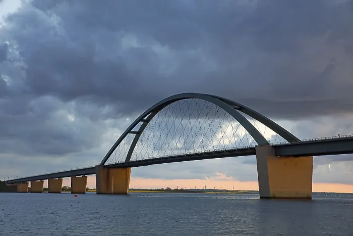 Gerahmter Druck : Brücke Fehmarnsund bei Abendlicht. Gerahmter Druck : Brücke Fehmarnsund bei Abendlicht.