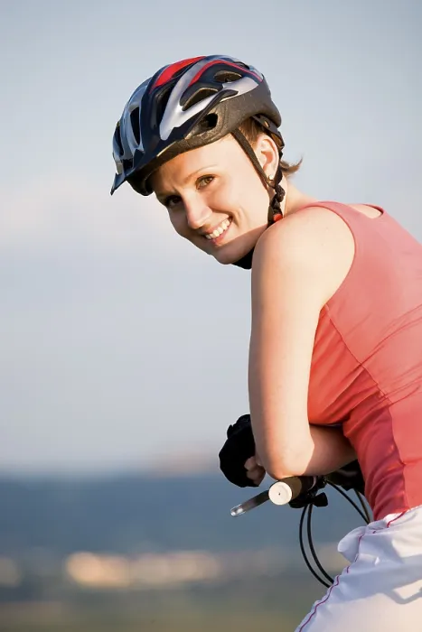 Gerahmter Druck : Fahrradfahrerin Gerahmter Druck : Fahrradfahrerin