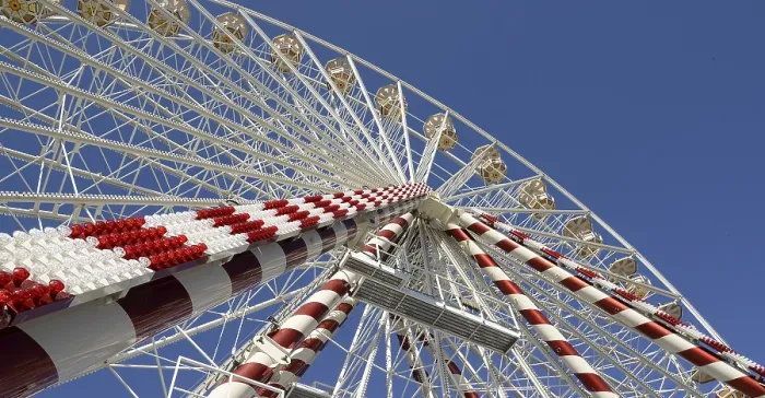 Gerahmter Druck : Riesenrad. Karussell Gerahmter Druck : Riesenrad. Karussell
