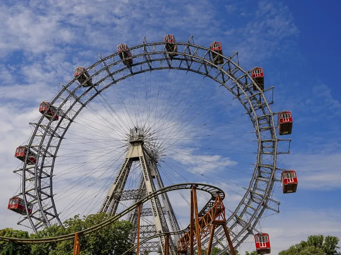 Gerahmter Druck : Karussell und Achterbahn Gerahmter Druck : Karussell und Achterbahn