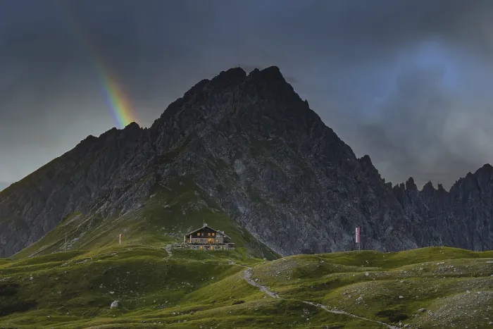 Gerahmter Druck : Fiderepasshütte und Hammerspitze Gerahmter Druck : Fiderepasshütte und Hammerspitze