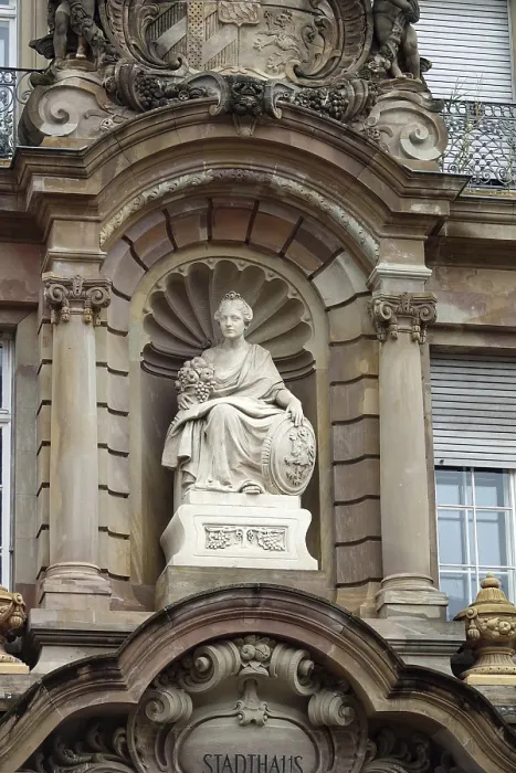 Gerahmter Druck : Figur am Stadthaus in Speyer Gerahmter Druck : Figur am Stadthaus in Speyer
