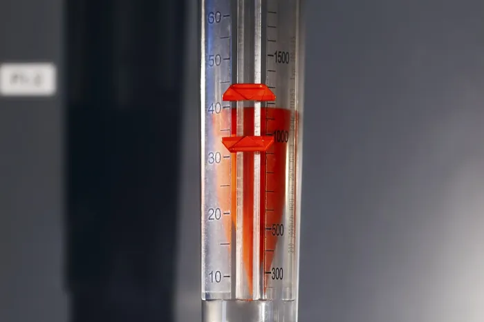Gerahmter Druck : Filter für Messungen mit hellorange Flotte. Gerahmter Druck : Filter für Messungen mit hellorange Flotte.