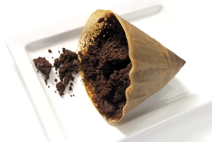 Gerahmter Druck : Filterpapier mit Kaffeeabfällen Gerahmter Druck : Filterpapier mit Kaffeeabfällen