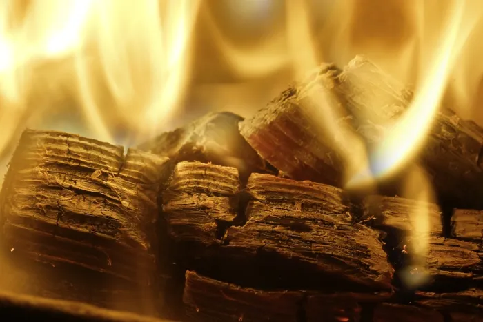 Gerahmter Druck : Feuer am Kaminfeuer Gerahmter Druck : Feuer am Kaminfeuer