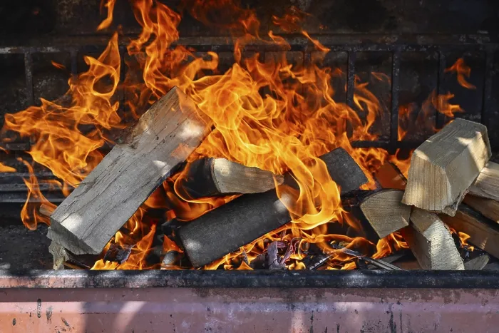 Gerahmter Druck : Holzfeuer Gerahmter Druck : Holzfeuer