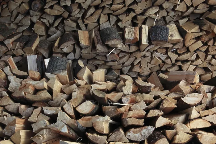 Gerahmter Druck : Holz, gespaltene Stämme. Gerahmter Druck : Holz, gespaltene Stämme.
