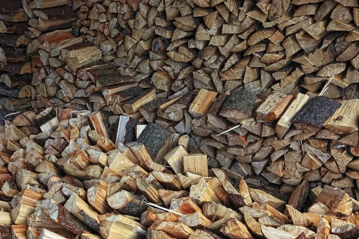 Gerahmter Druck : Holz, gespaltene Balken. Gerahmter Druck : Holz, gespaltene Balken.