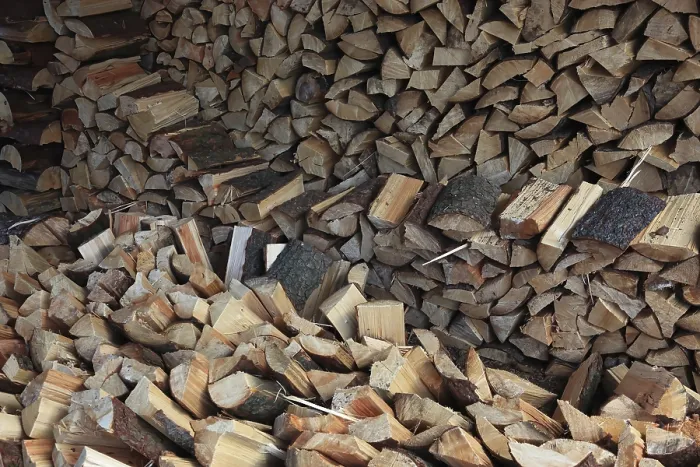 Gerahmter Druck : Holz, gespaltene Balken. Gerahmter Druck : Holz, gespaltene Balken.