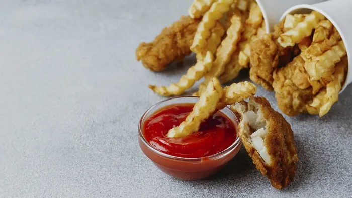Gerahmter Druck : Fischchips mit Ketchup Leerzeichen.