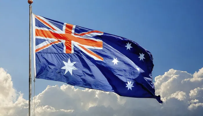 Gerahmter Druck : Die Flagge Australiens flattert im Wind. Gerahmter Druck : Die Flagge Australiens flattert im Wind.