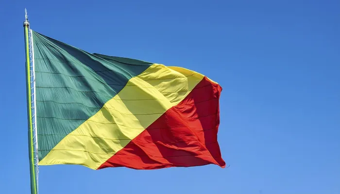 Gerahmter Druck : Die Flagge des Kongo flattert im Wind. Gerahmter Druck : Die Flagge des Kongo flattert im Wind.