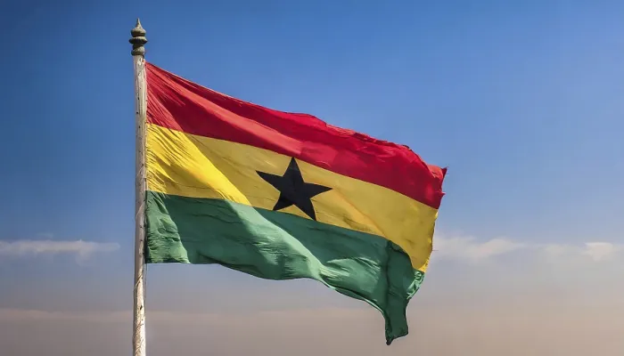 Gerahmter Druck : Die Flagge Ghanas flattert im Wind. Gerahmter Druck : Die Flagge Ghanas flattert im Wind.