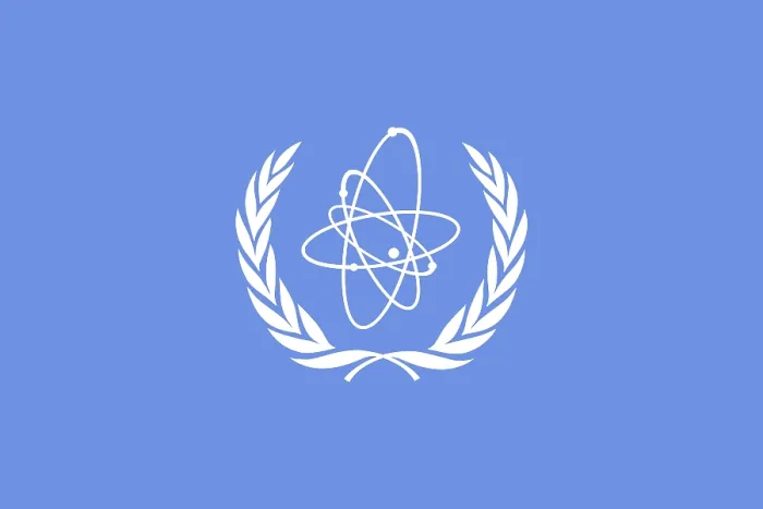 Gerahmter Druck : Flagge der IAEA, Vektorillustration. Gerahmter Druck : Flagge der IAEA, Vektorillustration.