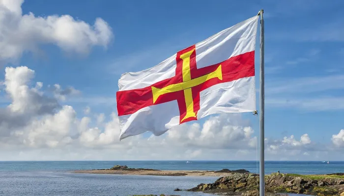 Gerahmter Druck : Das Flagge der Insel Guernsey. Gerahmter Druck : Das Flagge der Insel Guernsey.