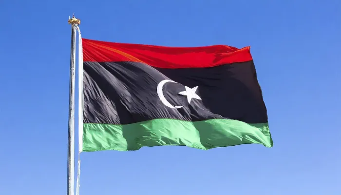 Gerahmter Druck : Das Flagge Libyens weht im Wind. Gerahmter Druck : Das Flagge Libyens weht im Wind.