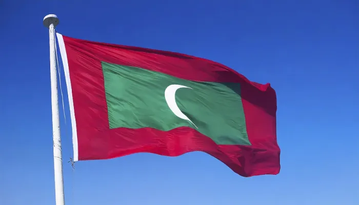 Gerahmter Druck : Das Flagge von Maldives, flatternd im Wind. Gerahmter Druck : Das Flagge von Maldives, flatternd im Wind.