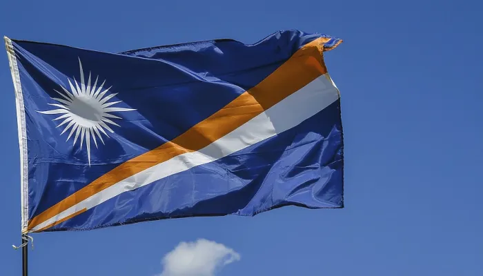 Gerahmter Druck : Das Flagge der Marshallinseln.