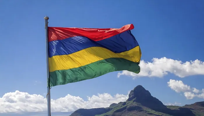 Gerahmter Druck : Das Flagge von Mauritius, flatternd im Wind. Gerahmter Druck : Das Flagge von Mauritius, flatternd im Wind.