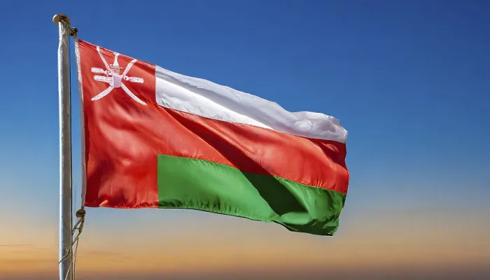 Gerahmter Druck : Die Flagge des Oman flattert im Wind. Gerahmter Druck : Die Flagge des Oman flattert im Wind.