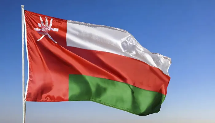 Gerahmter Druck : Die Flagge des Oman weht im Wind. Gerahmter Druck : Die Flagge des Oman weht im Wind.