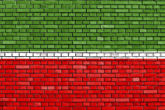 Gerahmter Druck : Flagge von Tatarstan auf Ziegelmauer gemalt. Gerahmter Druck : Flagge von Tatarstan auf Ziegelmauer gemalt.